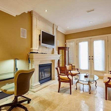 Elegant Apartment With Sauna تورونتو المظهر الخارجي الصورة