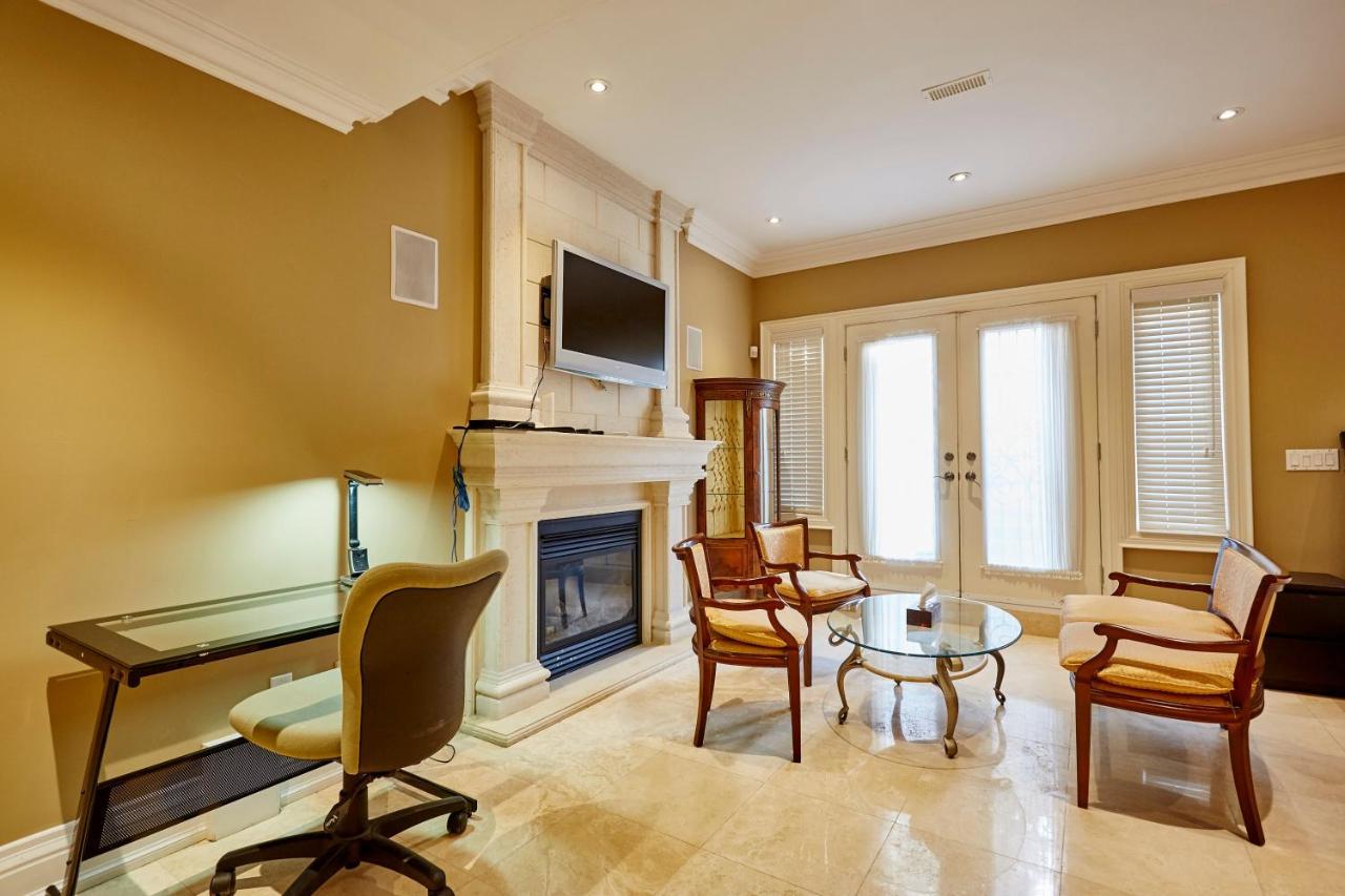 Elegant Apartment With Sauna تورونتو المظهر الخارجي الصورة